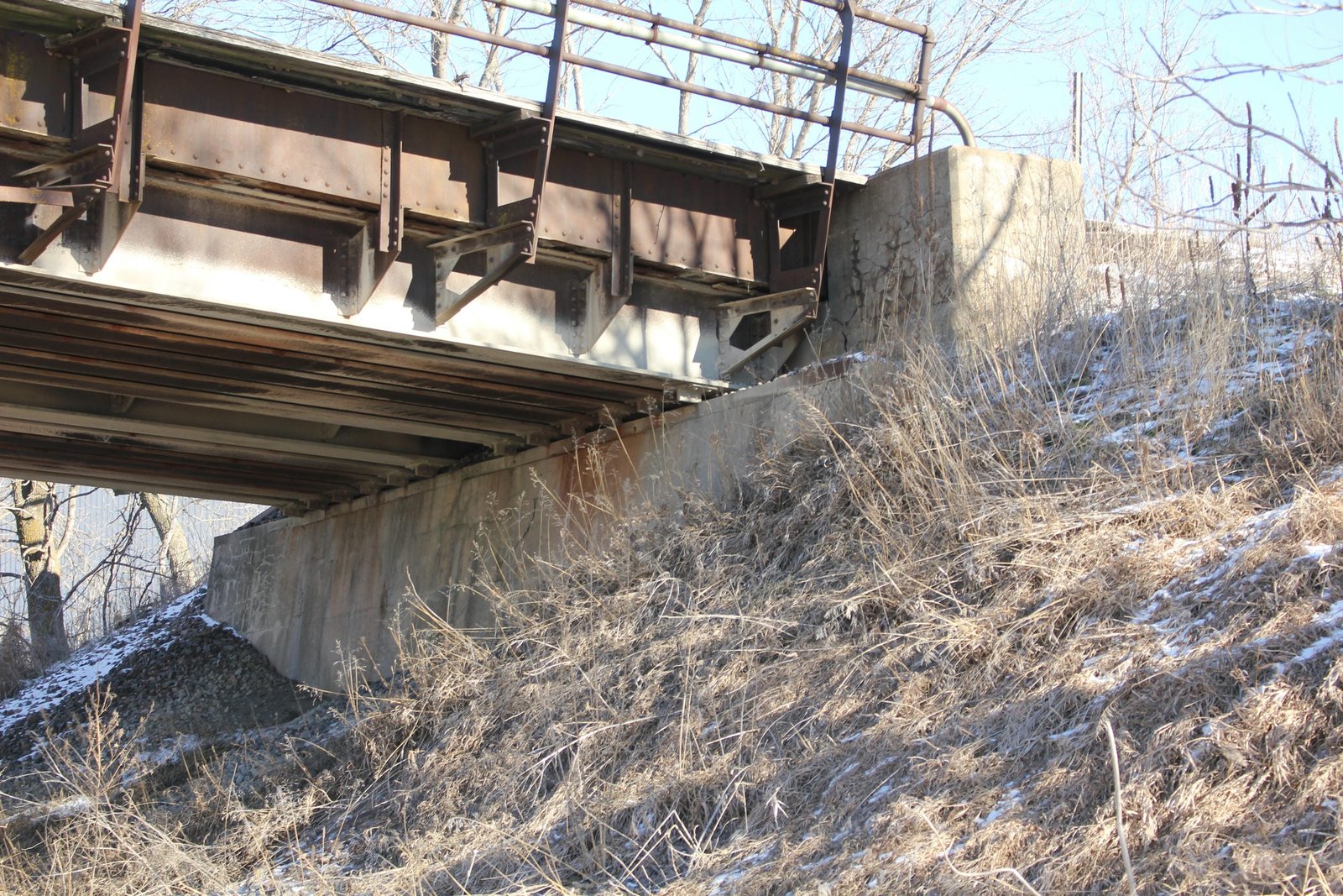 East abutment